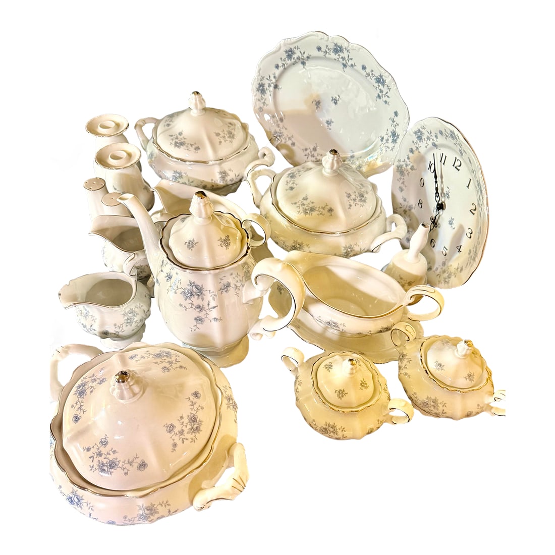 Mid 20th Century Johann Haviland Blue Garland Fine China - 105 pcs: Johann Haviland Blue Garland is a timeless, elegant vintage porcelain dinnerware set from Bavaria, Germany, characterized by it's iconic 'Blue Garland' pattern featuring delicate blue floral sprigs