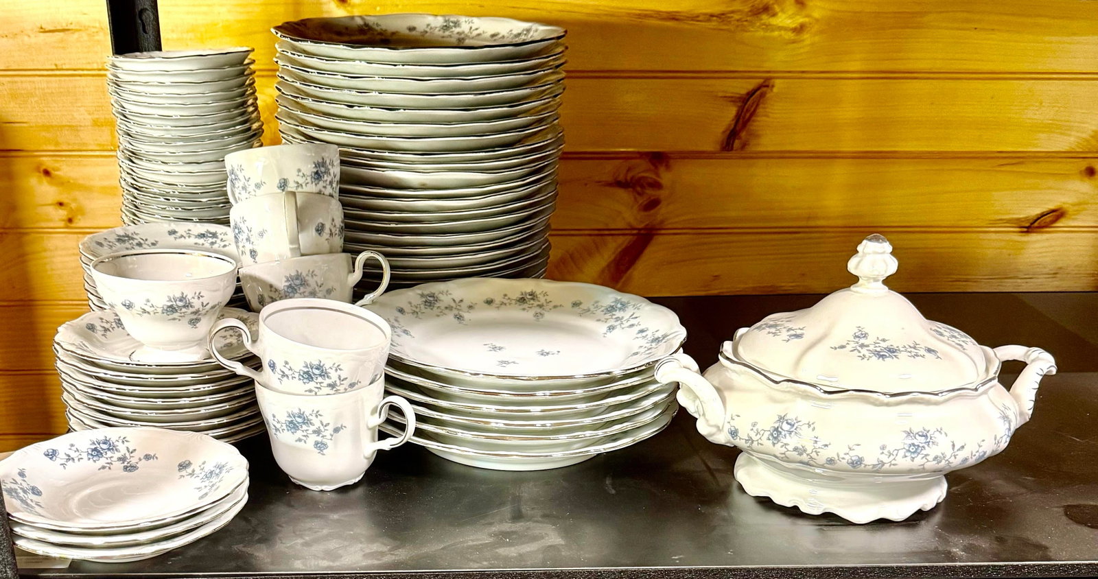 Mid 20th Century Johann Haviland Blue Garland Fine China - 105 pcs - 2