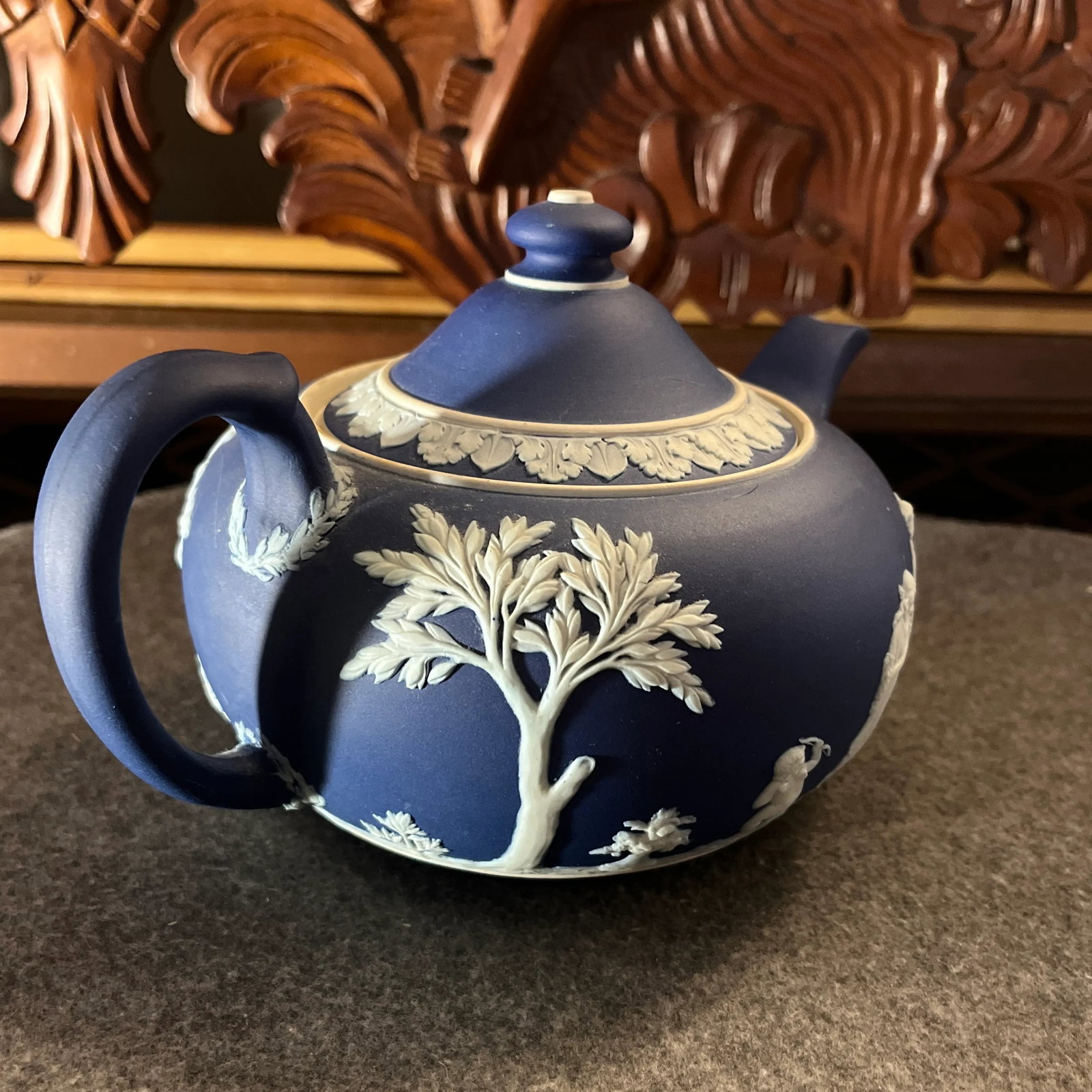 Early 20th Century Wedgwood Blue Jasperware Teapot & Lid - 2