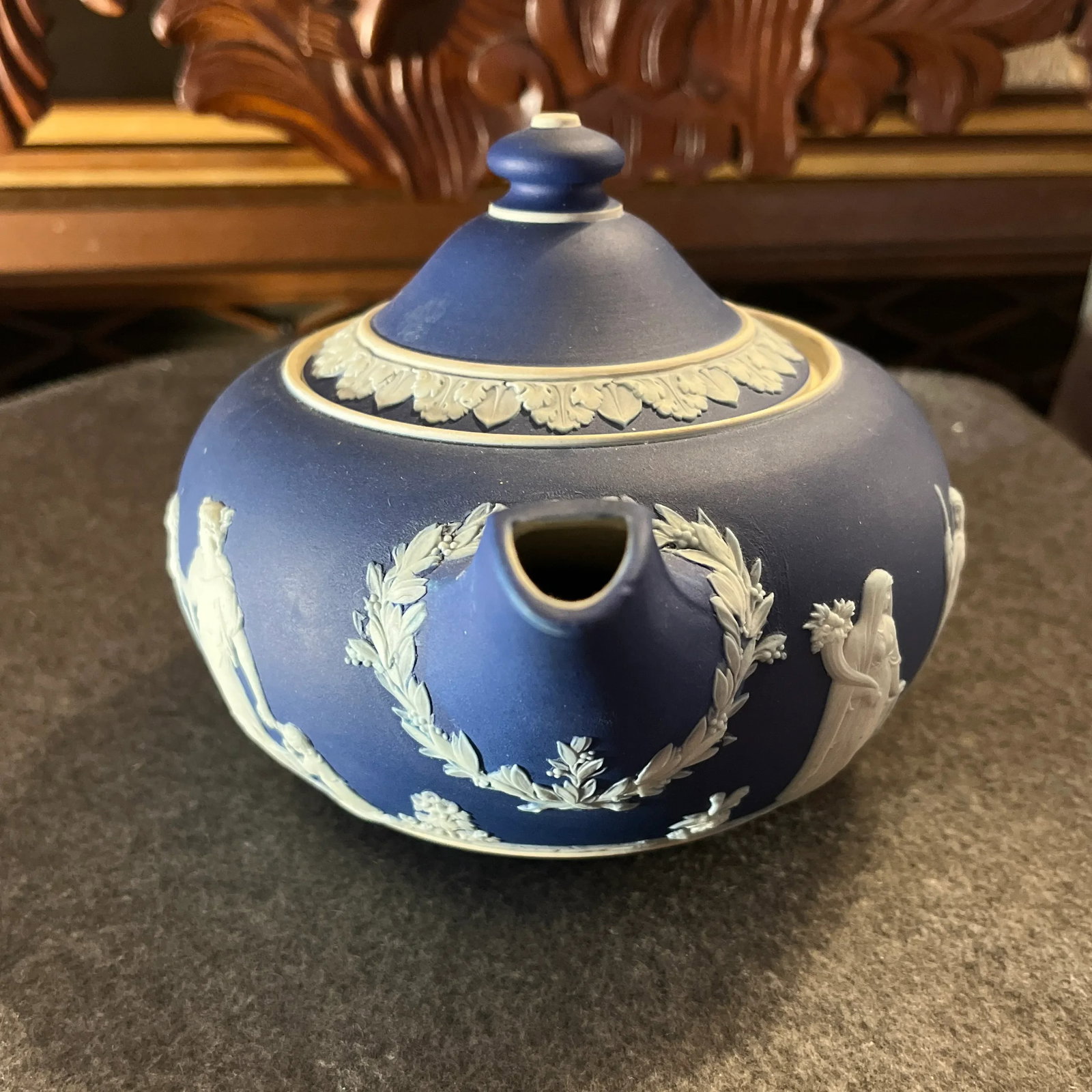 Early 20th Century Wedgwood Blue Jasperware Teapot & Lid - 5