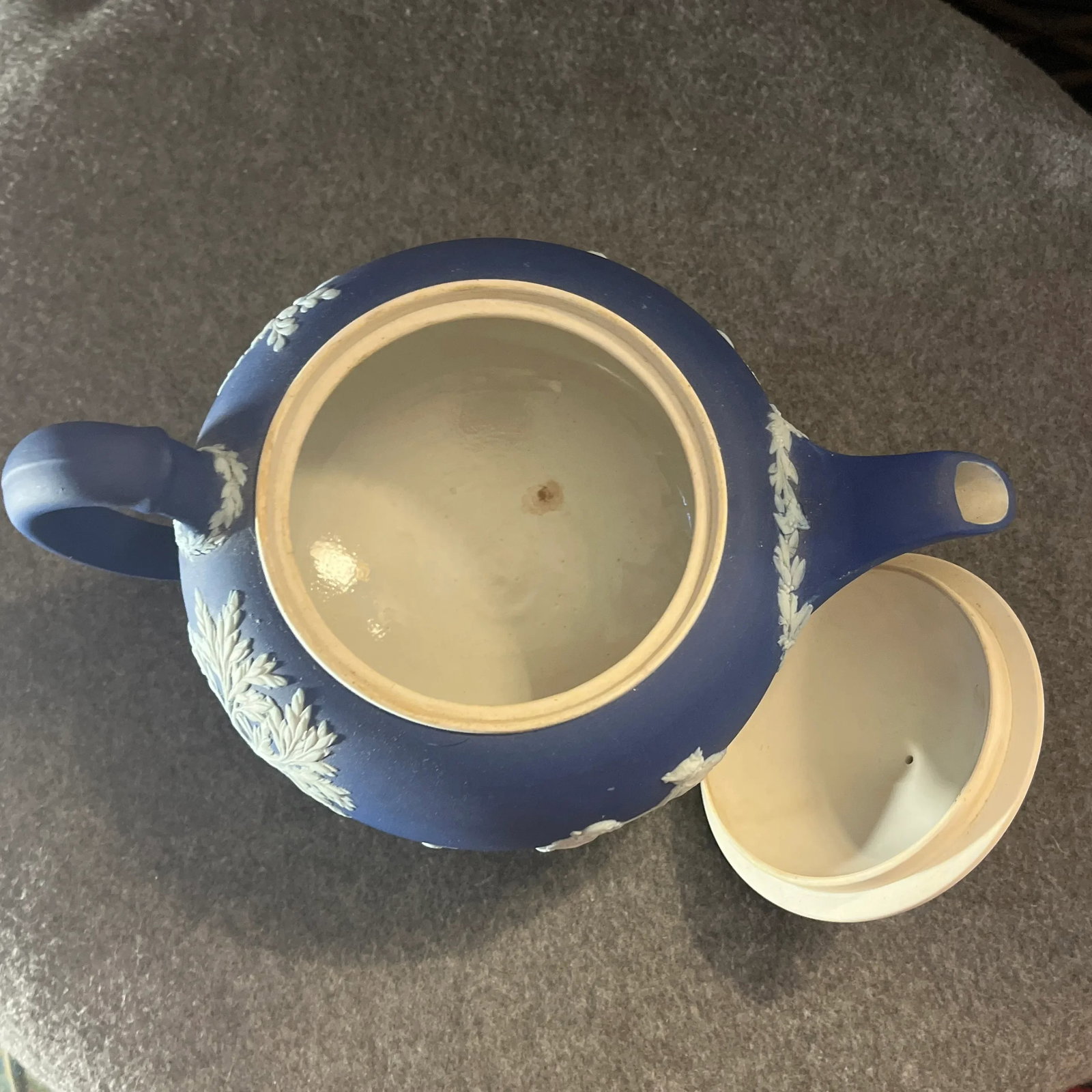 Early 20th Century Wedgwood Blue Jasperware Teapot & Lid - 7