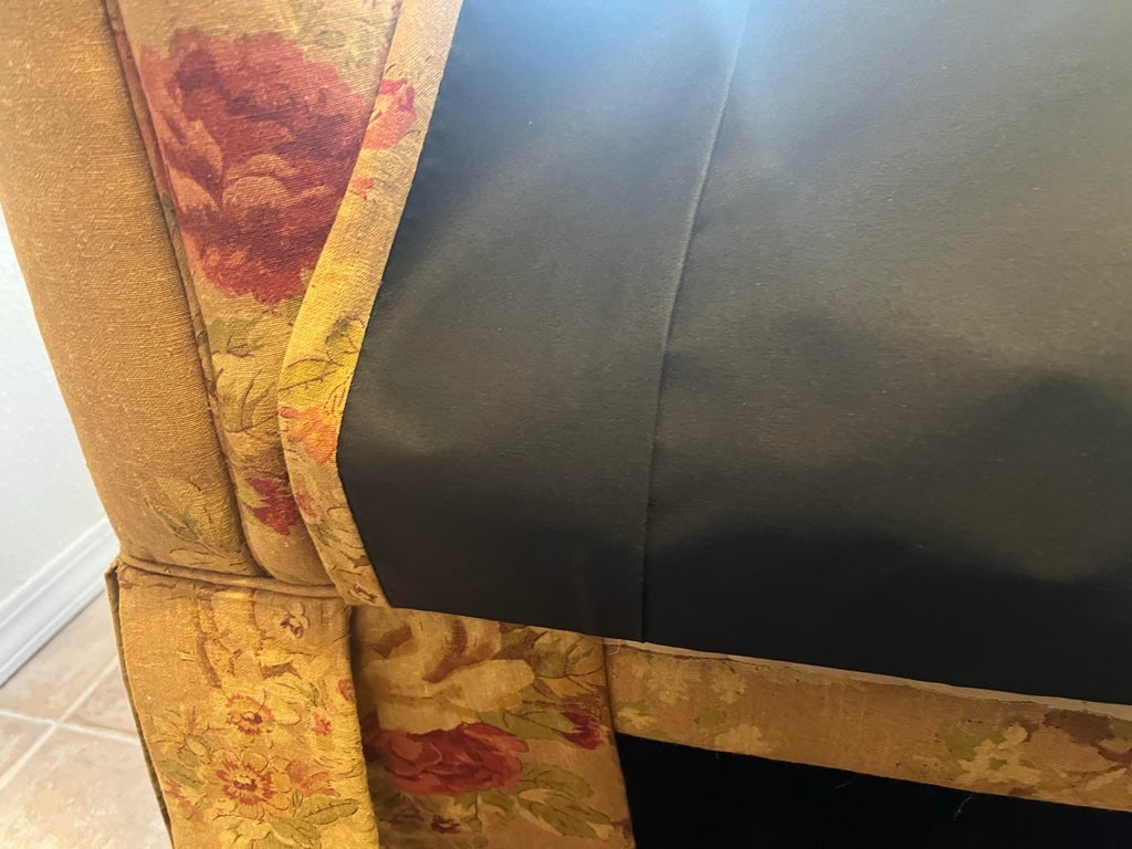 2000s Jessica Charles Hancock & Moore Upholstered, Rolled Arm, Skirted Bench in Tea Stain Floral Lin - 7