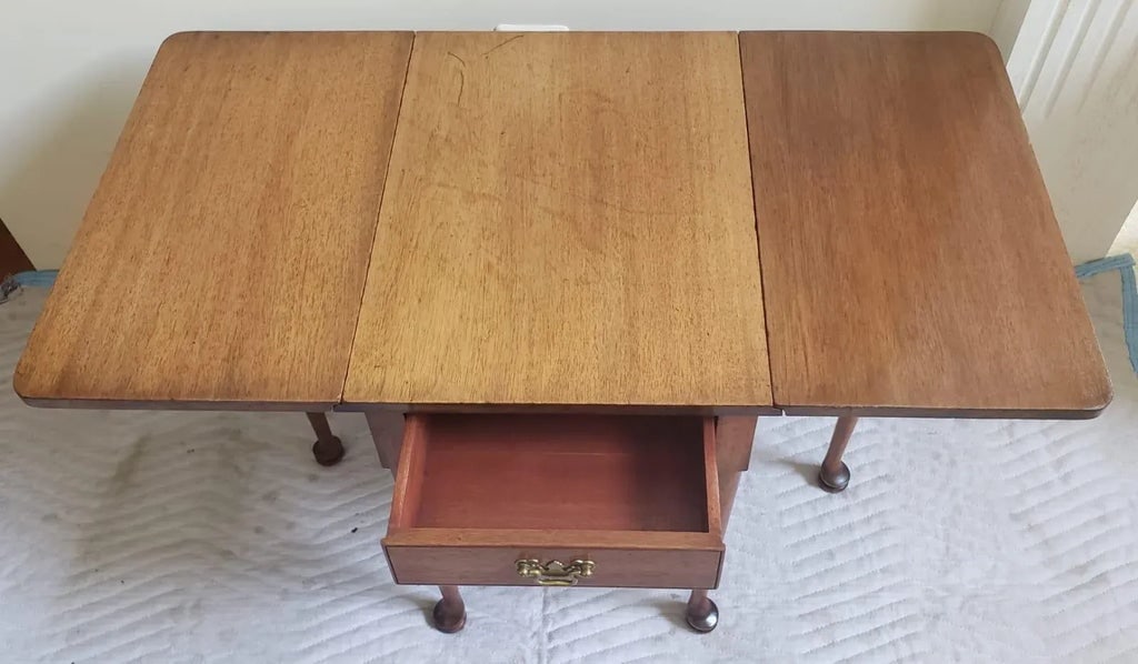 Biggs Kittinger Chippendale Mahogany Drop Leaf Table - 3