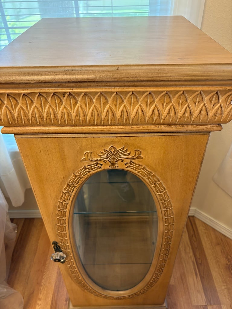 1980's Ethan Allen Style Blonde Pier-Curio Cabinet, With Handcrafted Wood Details - 5