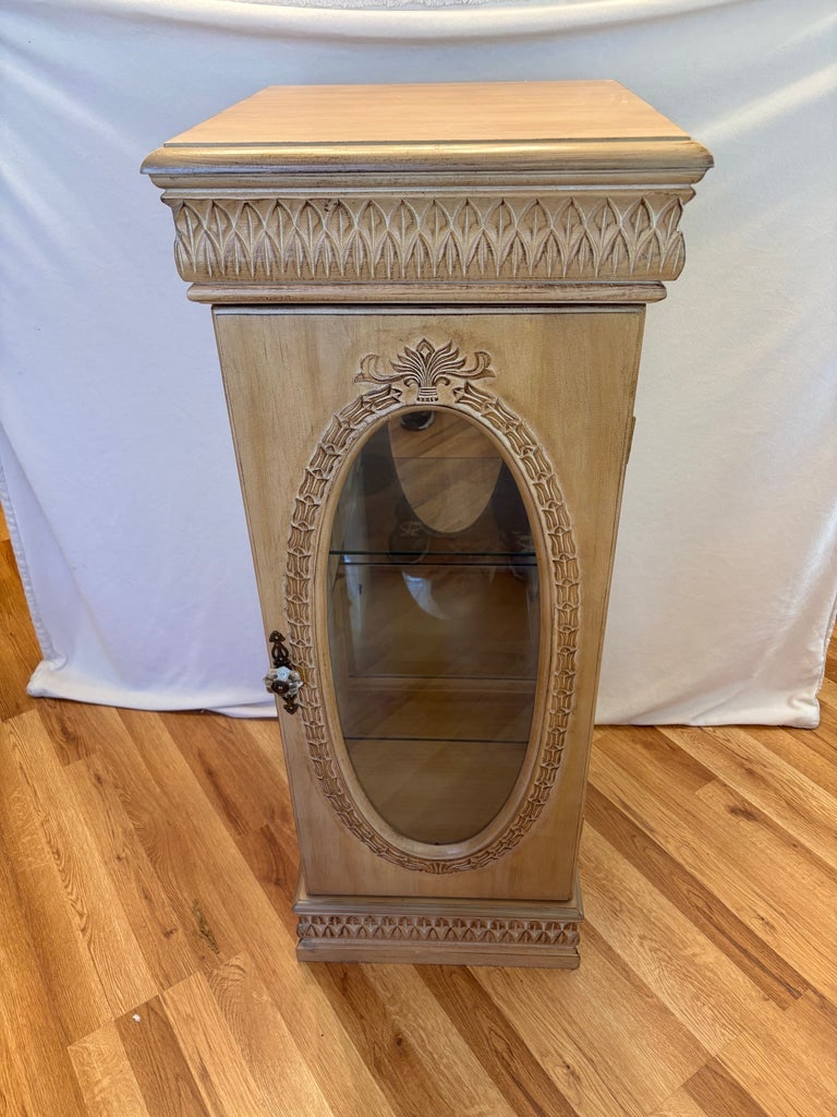 1980's Ethan Allen Style Blonde Pier-Curio Cabinet, With Handcrafted Wood Details - 7