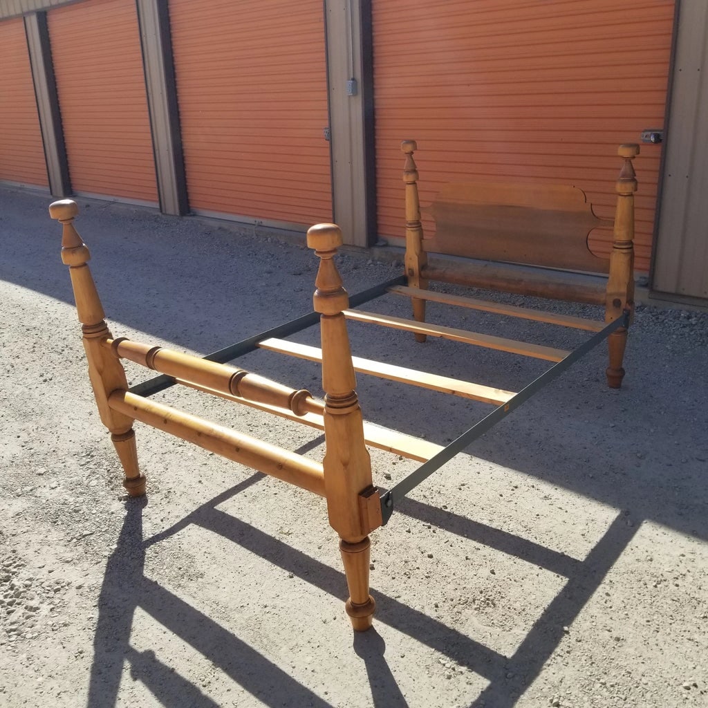1950s Pine Full Size Bed with Turned Head and Footboard - 7