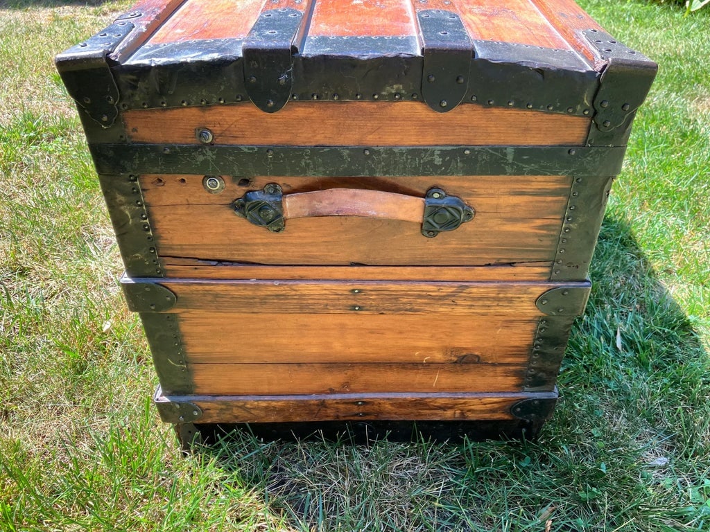 Late 19th Century Antique American Trunk - 2