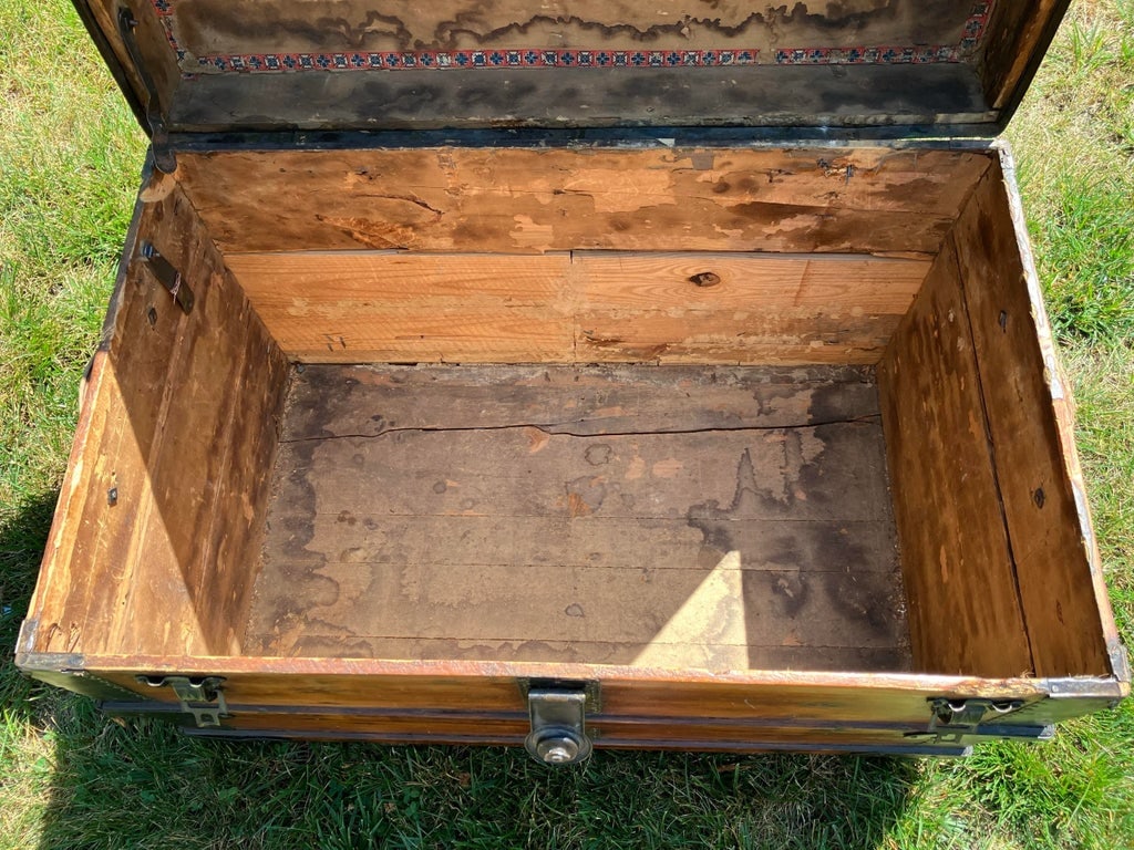 Late 19th Century Antique American Trunk - 3
