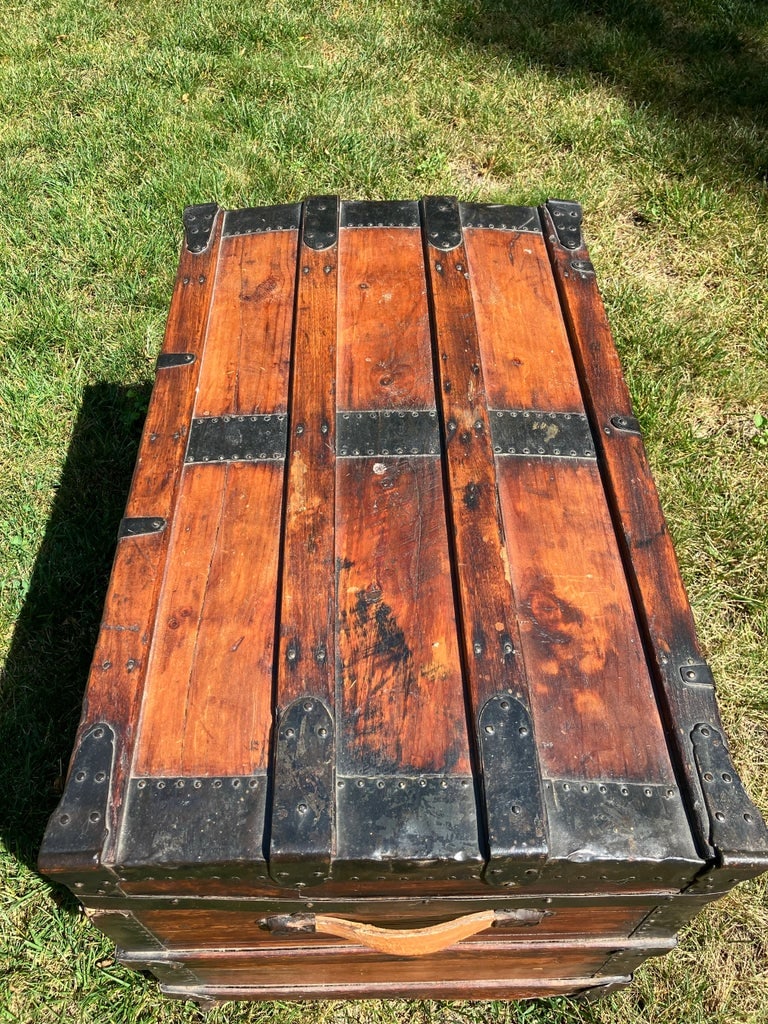 Late 19th Century Antique American Trunk - 4