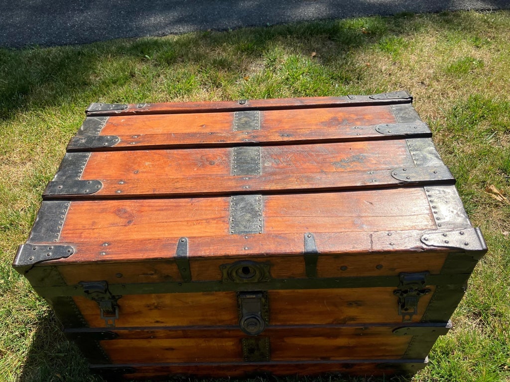 Late 19th Century Antique American Trunk - 5