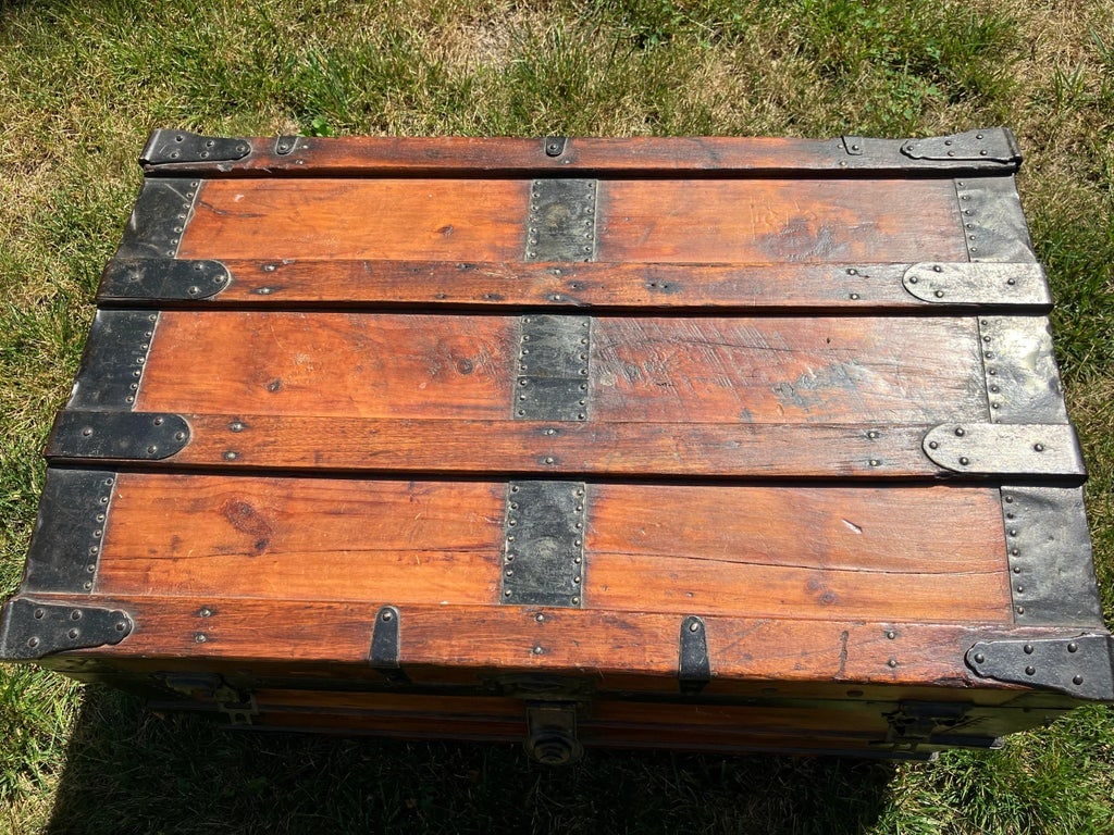 Late 19th Century Antique American Trunk - 7