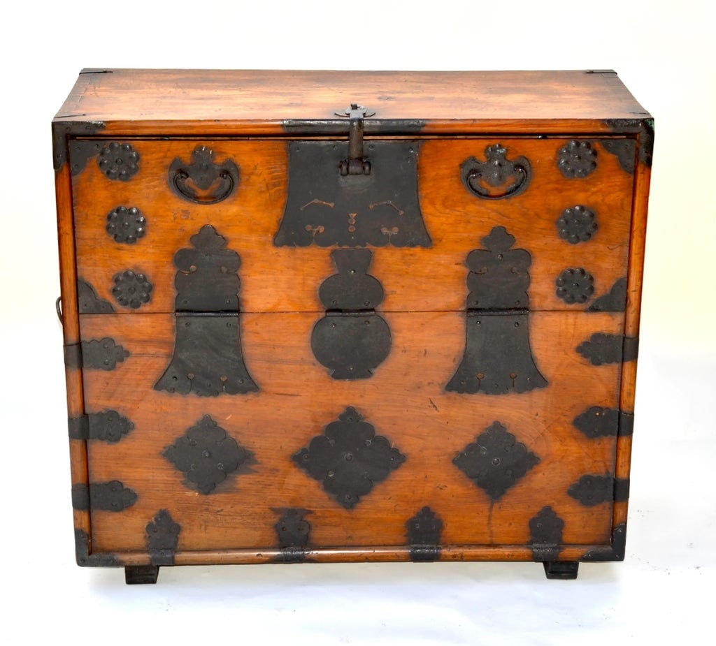Antique Korean Elm Bandaji Blanket Chest - 2