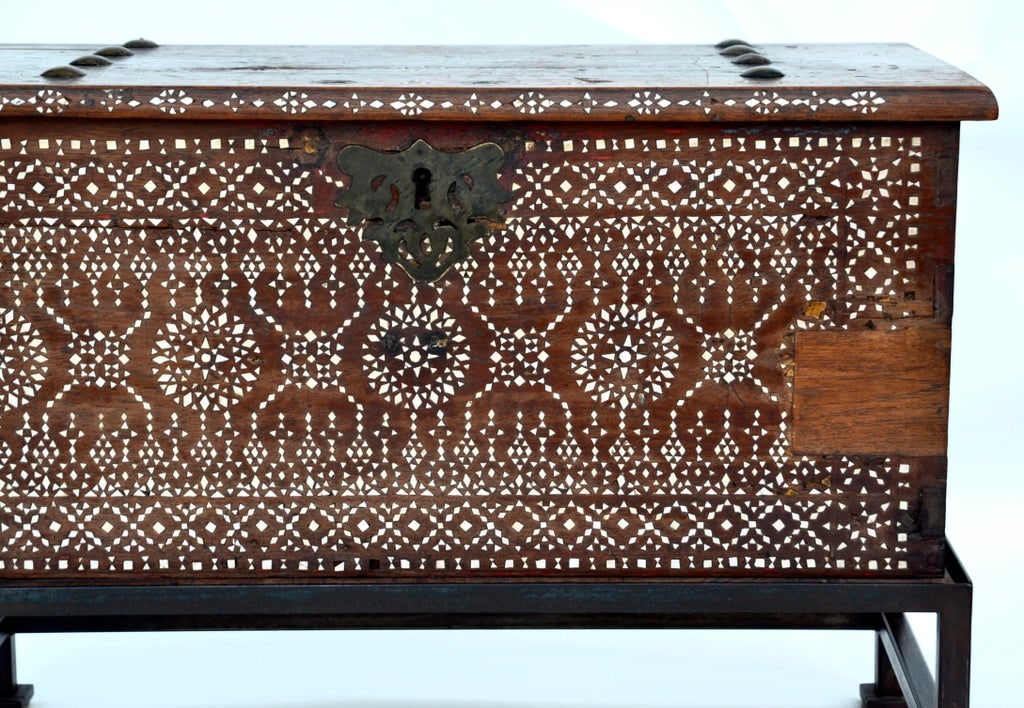 Antique Philippine Shell Inlay Wood Chest - 8