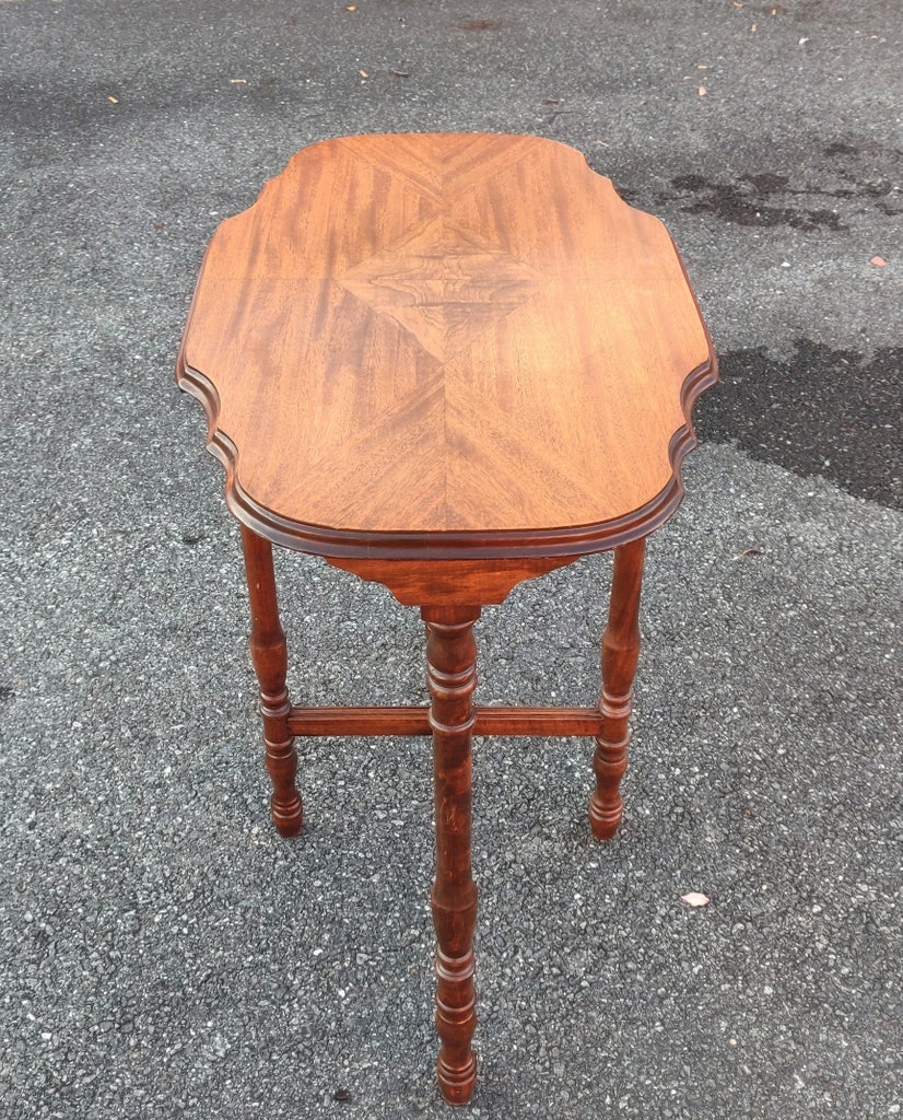 Mid 20th Century Antique Edwardian Style Scallop Side Table - 7