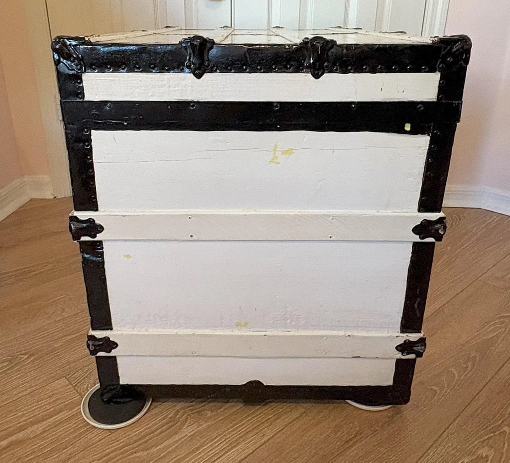 Early 1900's Antique Steamer Trunk on Casters - 7