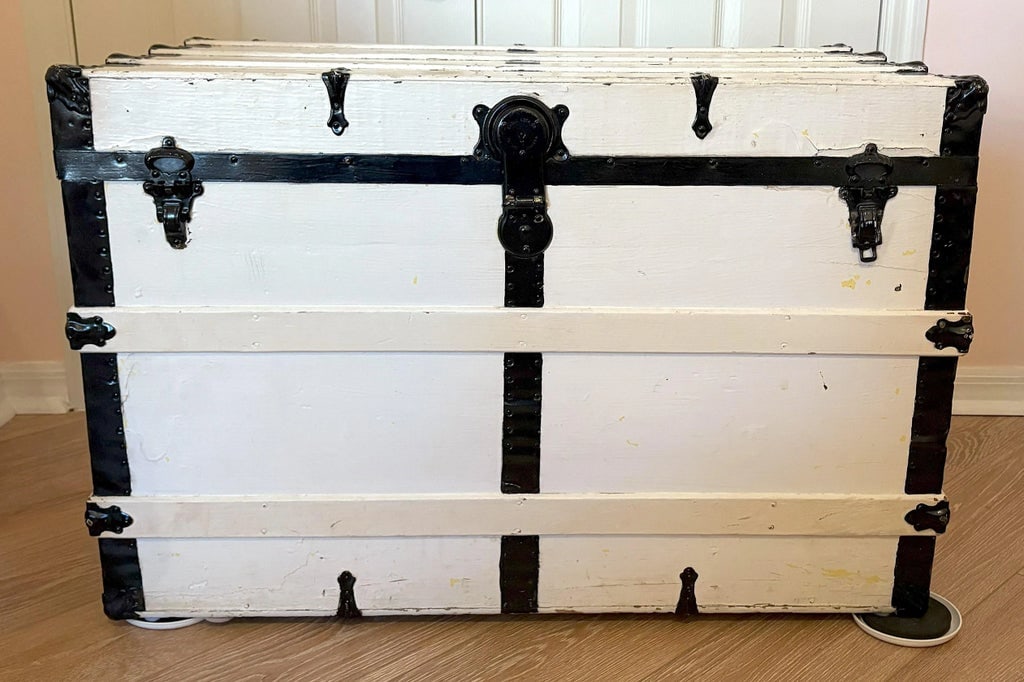 Early 1900's Antique Steamer Trunk on Casters - 8