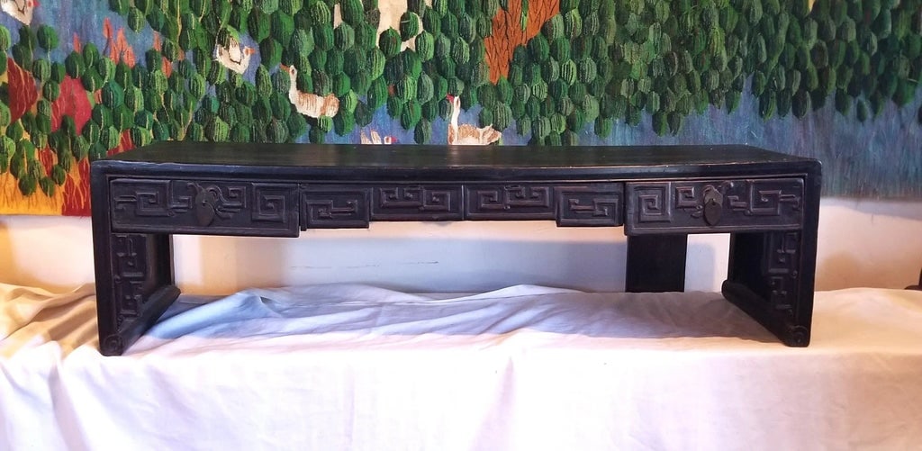 1940s Chinese Carved Elmwood Narrow Low Coffee Table With Two Drawers - 2