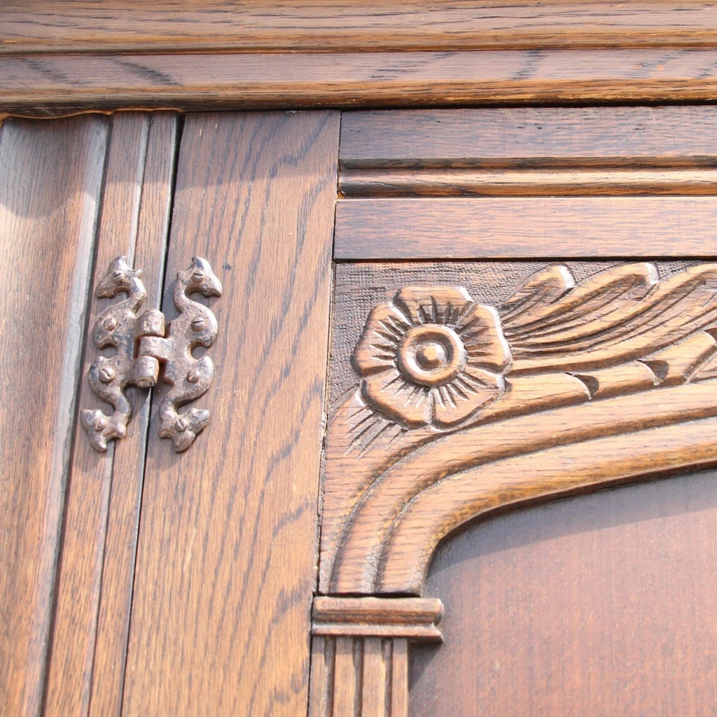 1940s English Oak Armoire From Britain - 5