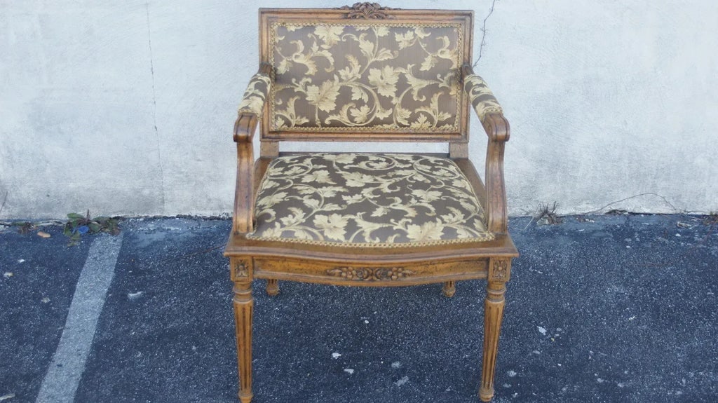 Early 20th Century French Vanity Bedroom Chair Newly Upholstered & Restored - 2