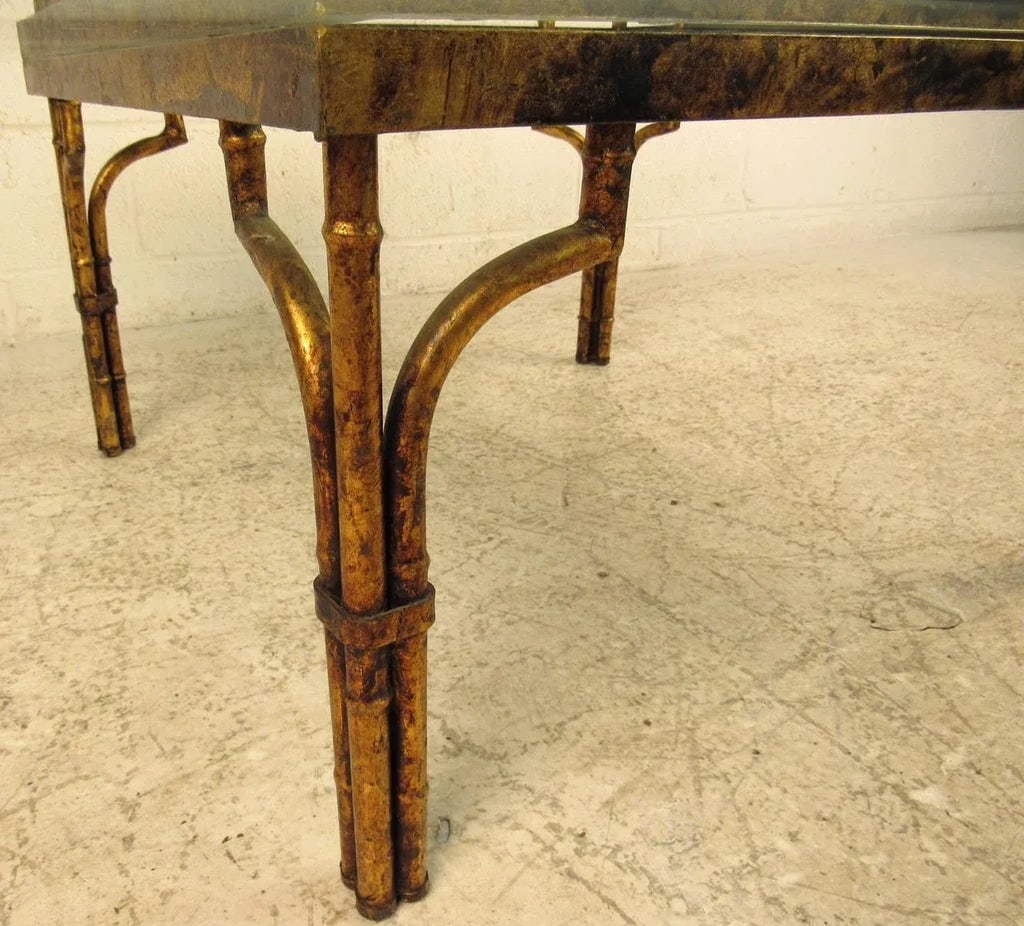 Vintage Hollywood Regency Coffee Table in Gilt Finish - 2