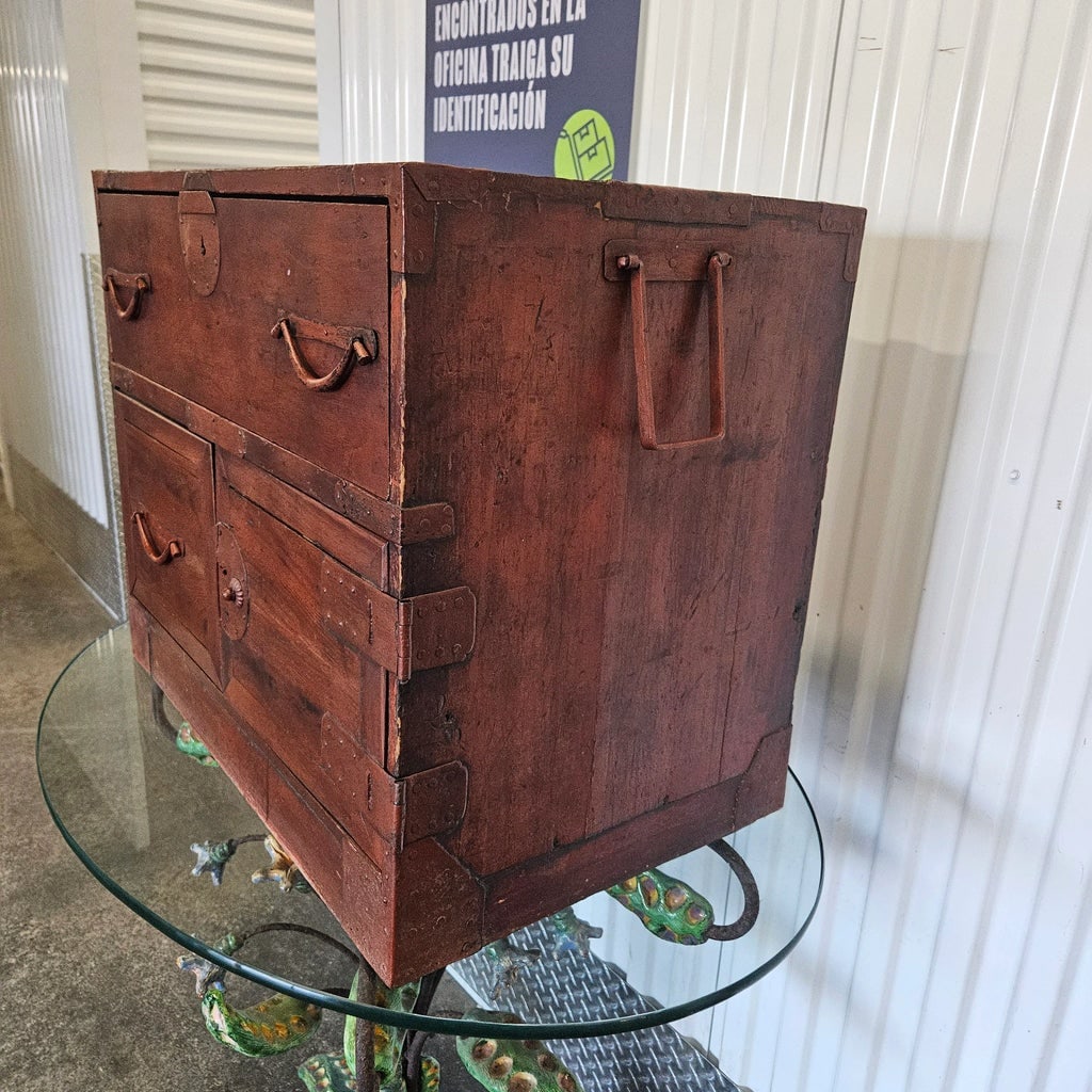 Diminutive 19th Century Japanese Tansu Traveling Chest - 7