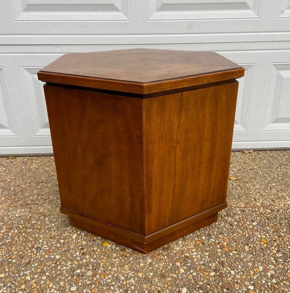 Mid 20th Century Drexel Accolade Six-Sided Side Walnut Side Table With Campaign-Style Brass Fittings - 8