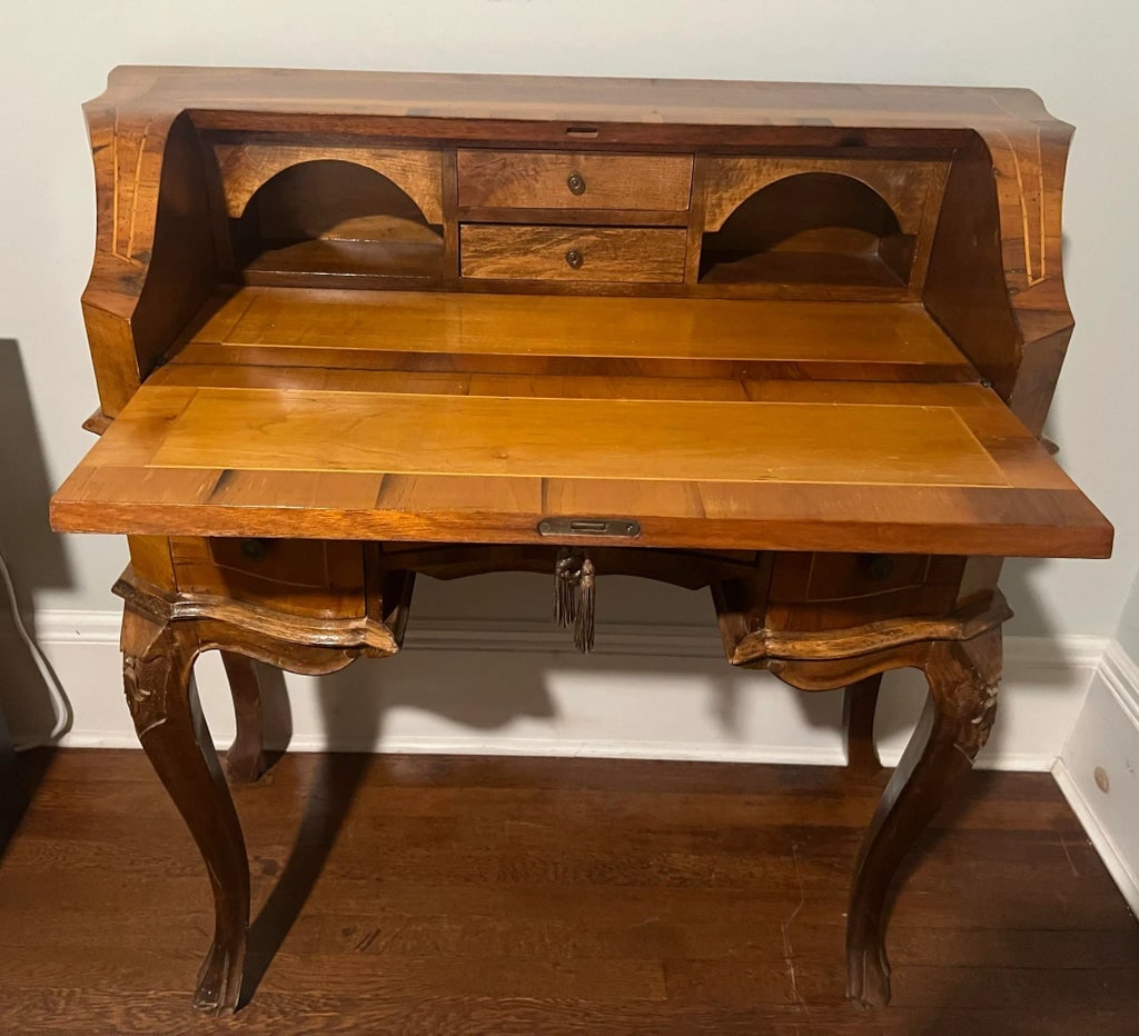 Early 20th Century Venetian Louis XV Style Serpentine Shape Lady Desk - 6