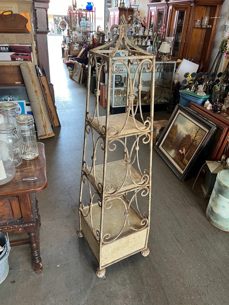 Vintage Pagoda Shaped Etagere - 7