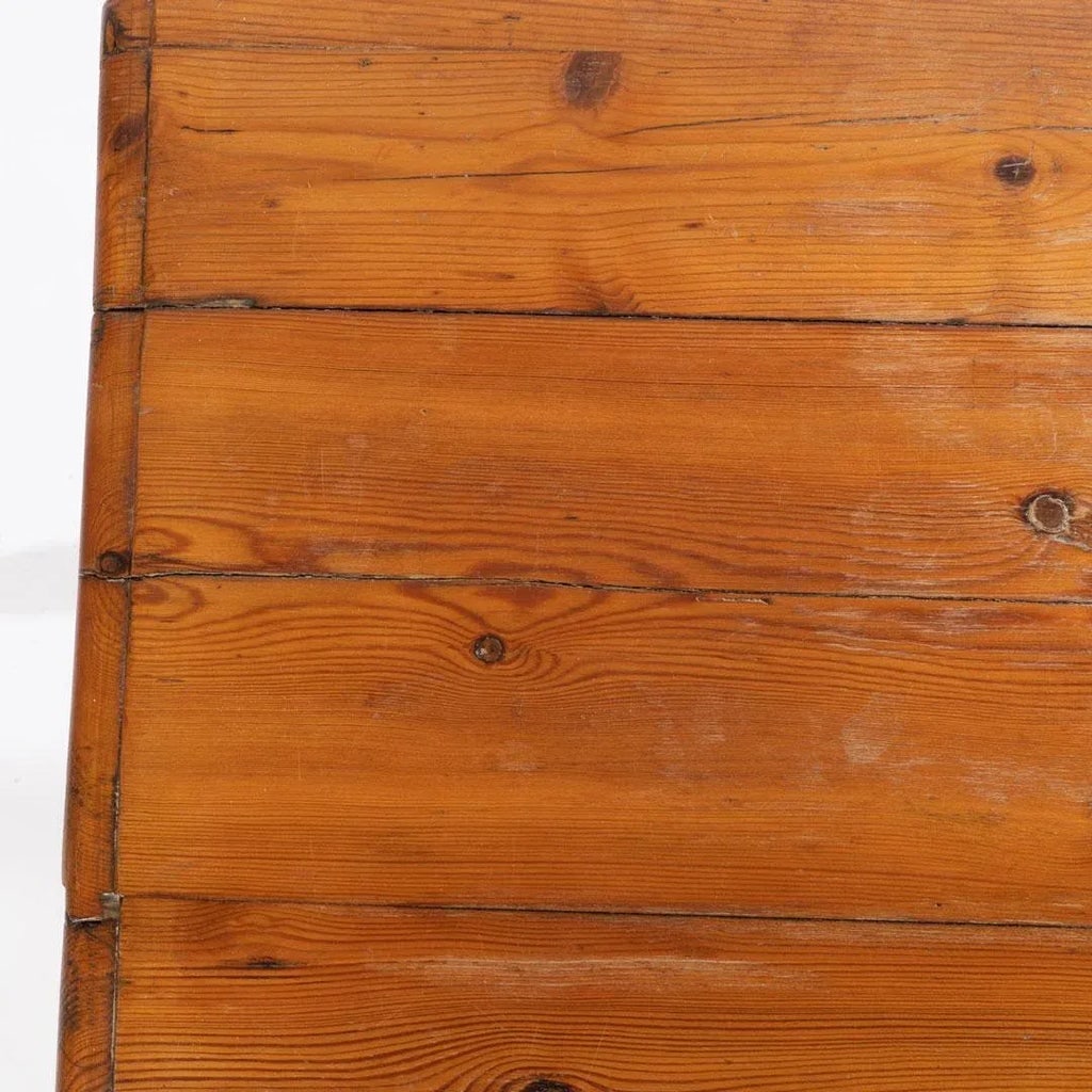 Late 19th Century English Scrubbed Pine One Drawer Farmhouse Kitchen Table - 3