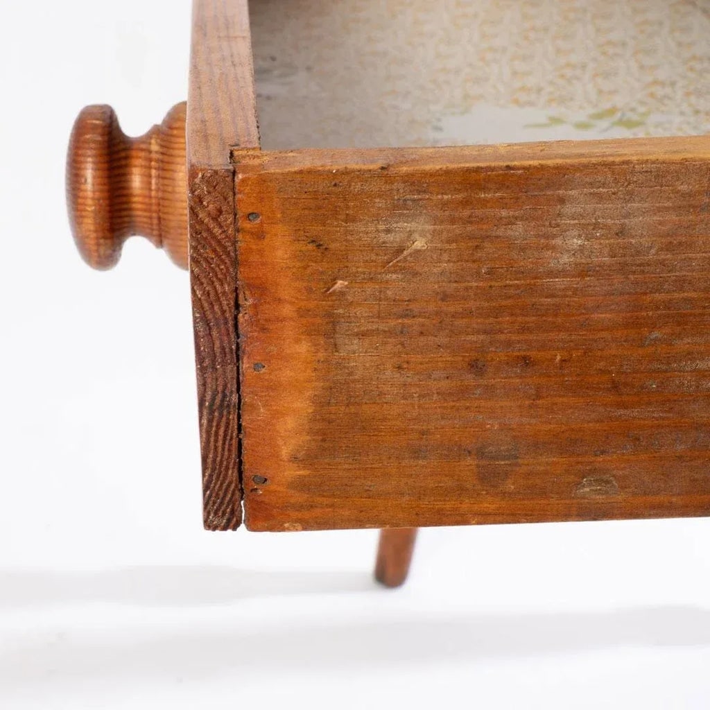 Late 19th Century English Scrubbed Pine One Drawer Farmhouse Kitchen Table - 5