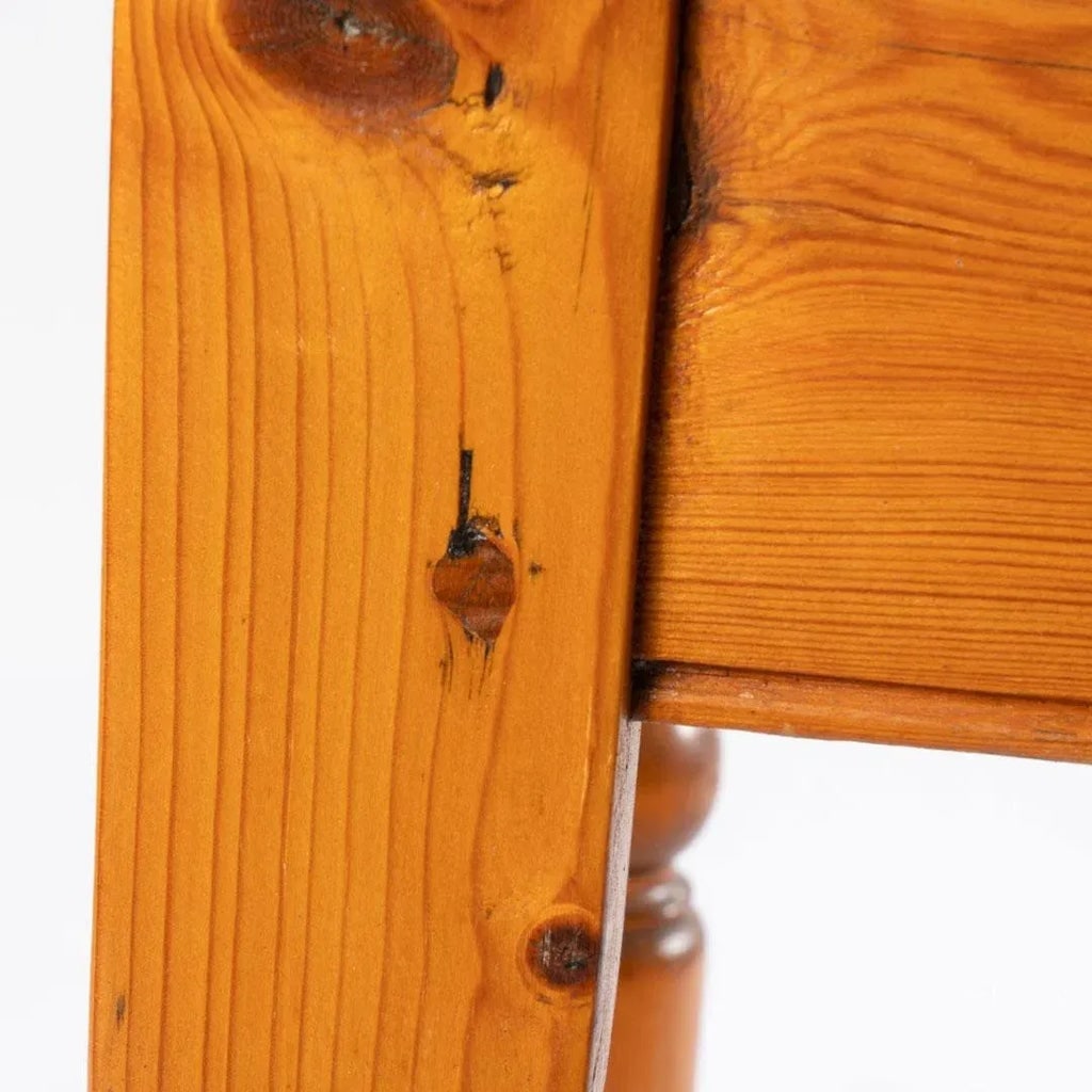 Late 19th Century English Scrubbed Pine One Drawer Farmhouse Kitchen Table - 9