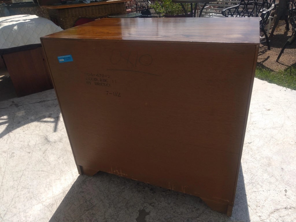Drexel Walnut & Brass 4 Drawer Campaign Chest 20th Century - 6