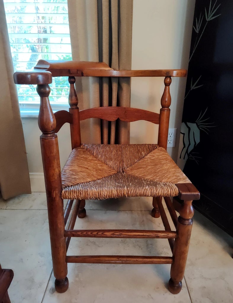 1770s Queen Anne Corner Roundabout Maple/ Hickory Accent Chair - 2