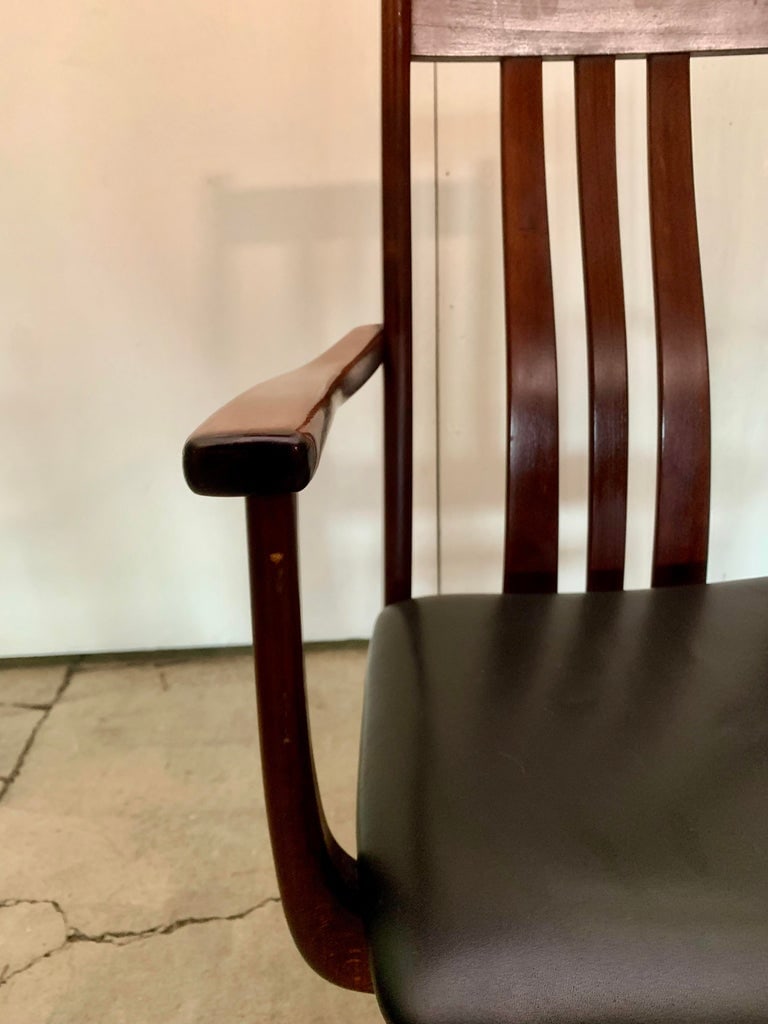 1960s A Danish Pair of High-Backed Dining Table Chairs With Armrests - 14