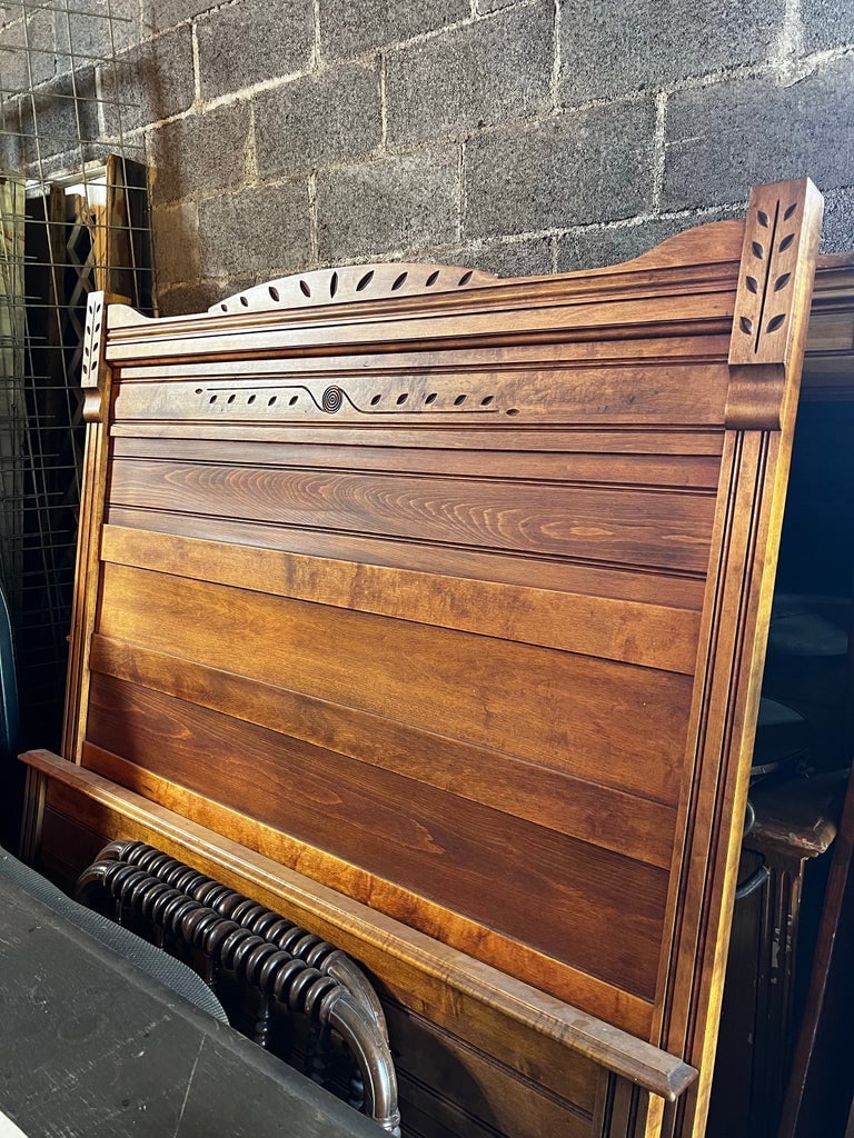1930s Vintage Full Sized Bed - 8