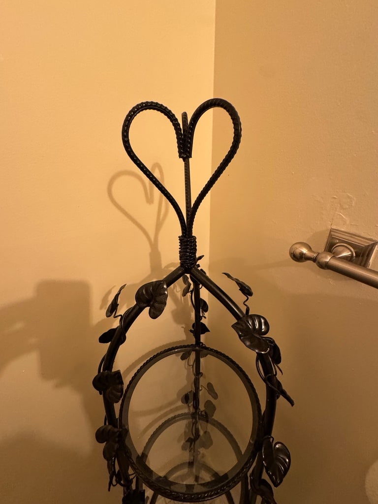 Mid 20th Century Hollywood Regency Wrought Iron 3-Tier Etagere With Ivy Vine Motif - 2