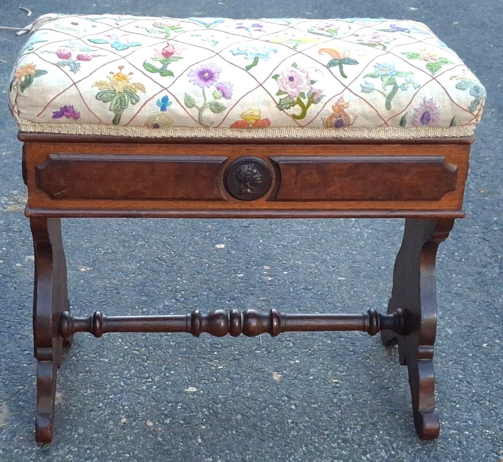 Late 19th Century American Empire Mahogany and Needlepoint Upholstered Storage Bench - 2