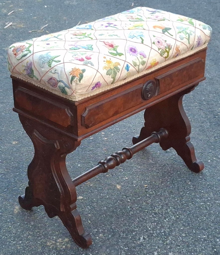 Late 19th Century American Empire Mahogany and Needlepoint Upholstered Storage Bench - 7