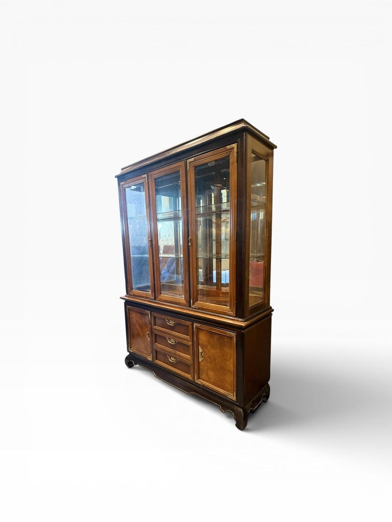 Vintage Broyhill Premier Illuminated Breakfront Display Cabinet in Warm Walnut Finish - 2