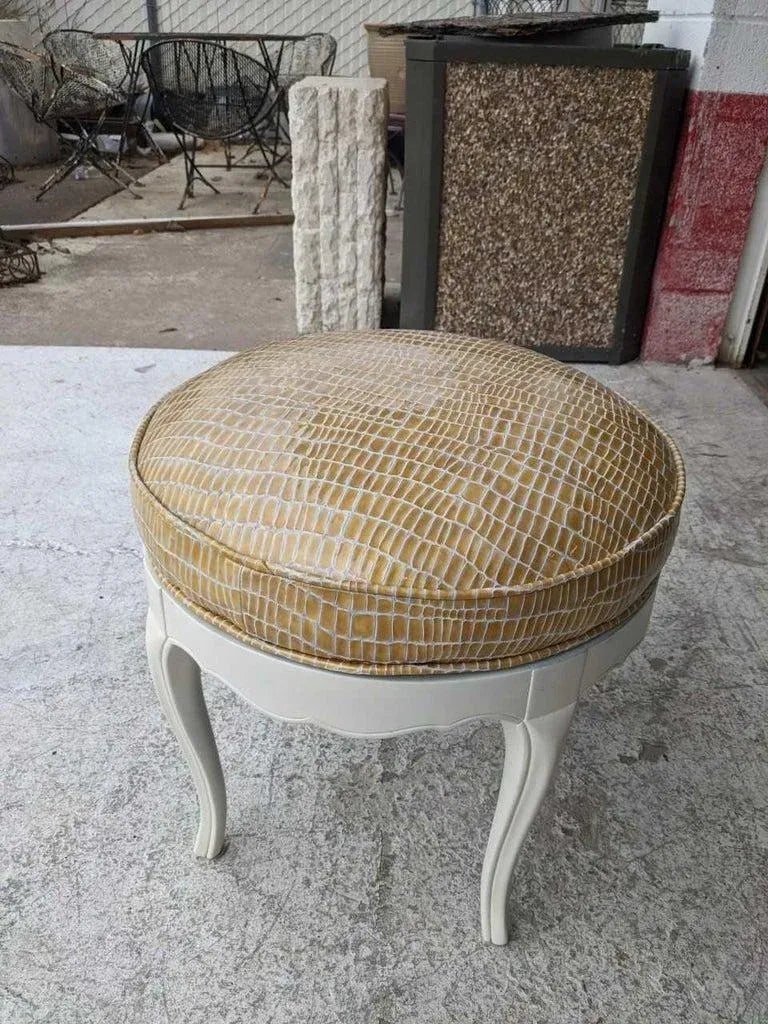 Vintage Restored Hollywood Regency Style Ottoman With Swivel - 2