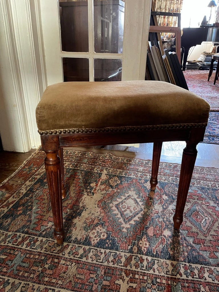 Louis XVI Mahogany Stool Upholstered in Mohair, 19th Century - 2