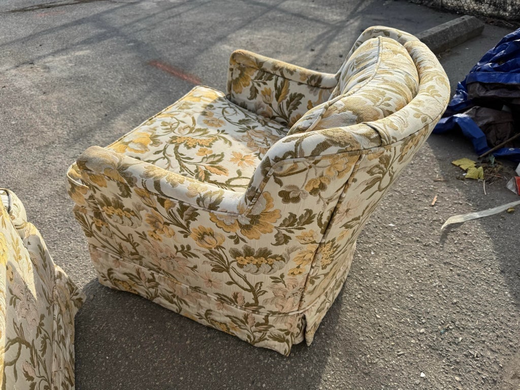 Pair of Vintage Mid-Century Selig Style Club Chairs - 7