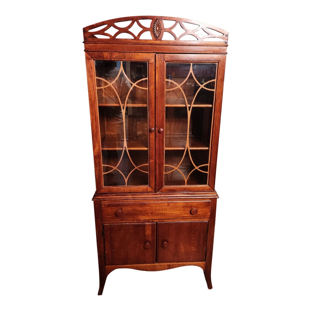 Antique 1900's Maple Georgian Style Display Cabinet: Add a touch of timeless elegance to your home with this Antique Maple Georgian Style Display Cabinet from the early 20th century. Expertly crafted from rich maple wood, this cabinet embodies the