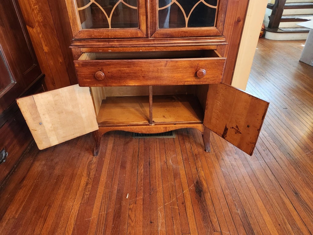 Antique 1900's Maple Georgian Style Display Cabinet - 6