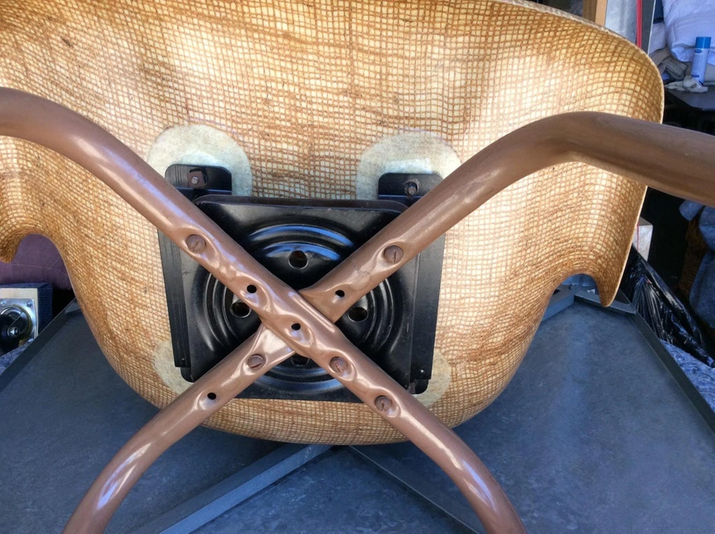 Vintage Fiberglass Swivel Chair - 7