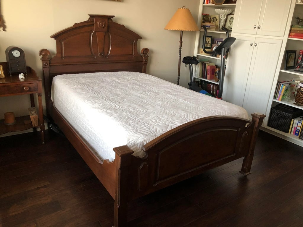 1880's Victorian Eastlake Carved Walnut Full Size Bed - 4