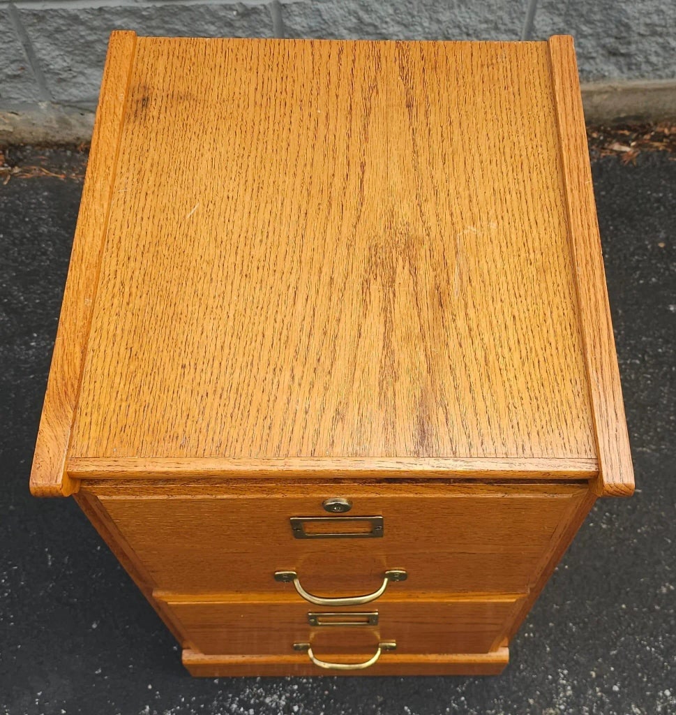 Vintage Two Drawer Oak Locking Filing Cabinet With Key - 7