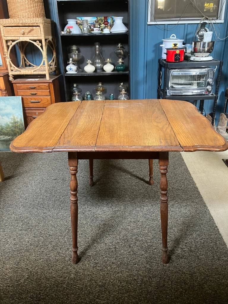 1930s Vintage Farmhouse Drop Leaf Table - 2