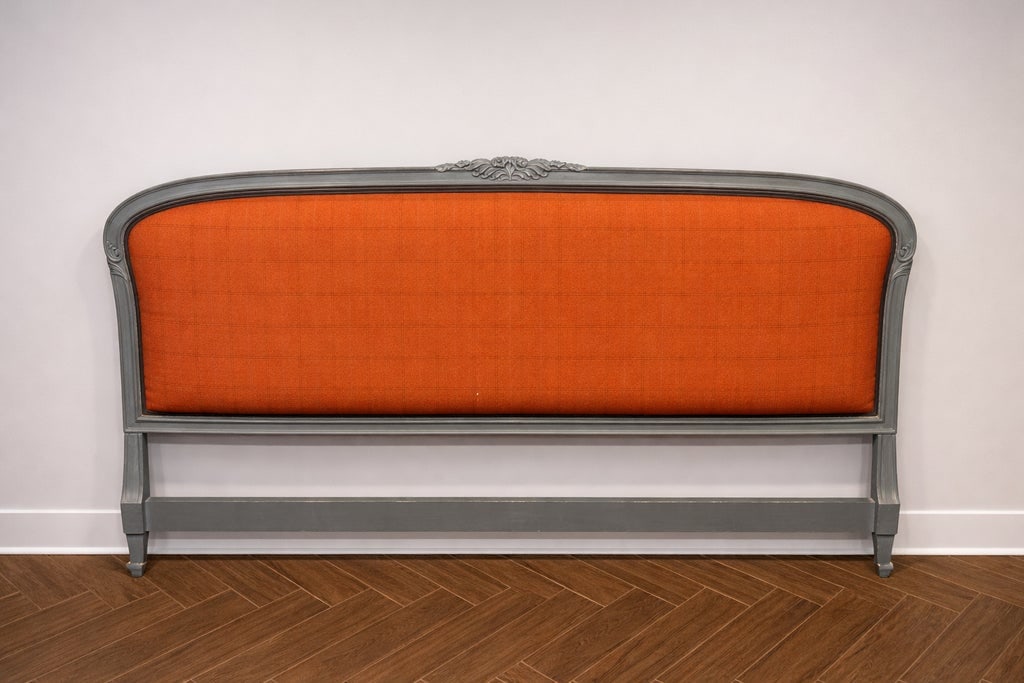 Late 20th Century French Louis XV-Style Upholstered Bed Frame in Blue-Gray With Burnt Orange Plaid + - 7