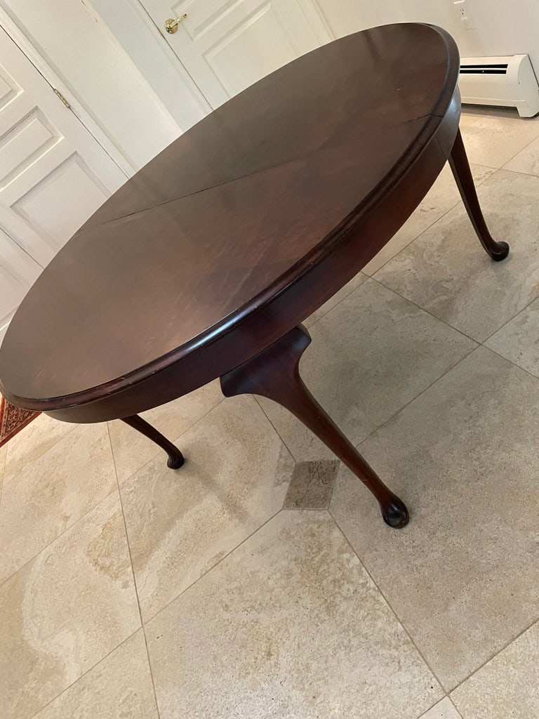 Vintage Queen Anne Round Dining Table - 10